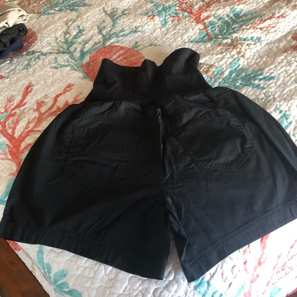 Motherhood Maternity black shorts - Picture 4 of 4